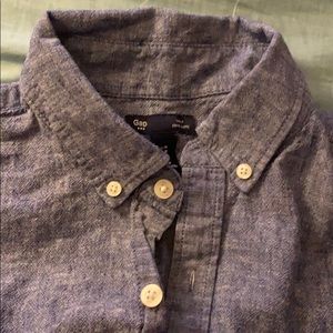 Men’s short sleeve button down shirt. GAP